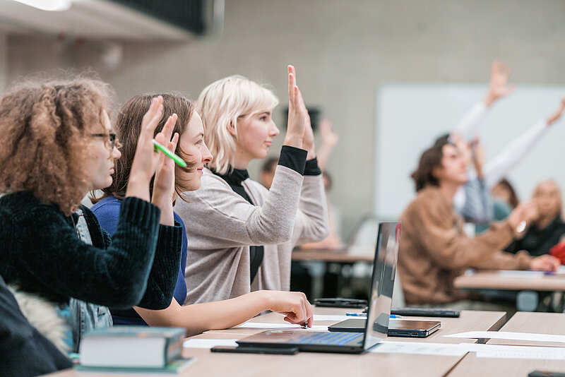 Studējošie no daudzbērnu ģimenēm aicināti pieteikties stipendijai “Studētgods” 