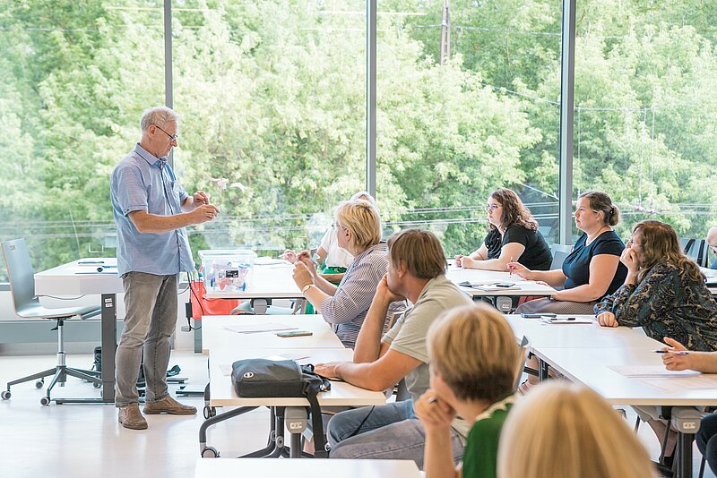 Jauna programma skolotāja dzīvesspēka atbalstam