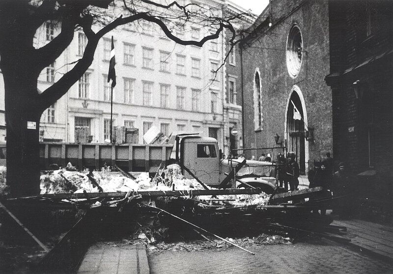 LU Muzejs aicina orientēties pa Barikāžu notikumu vietām Rīgā